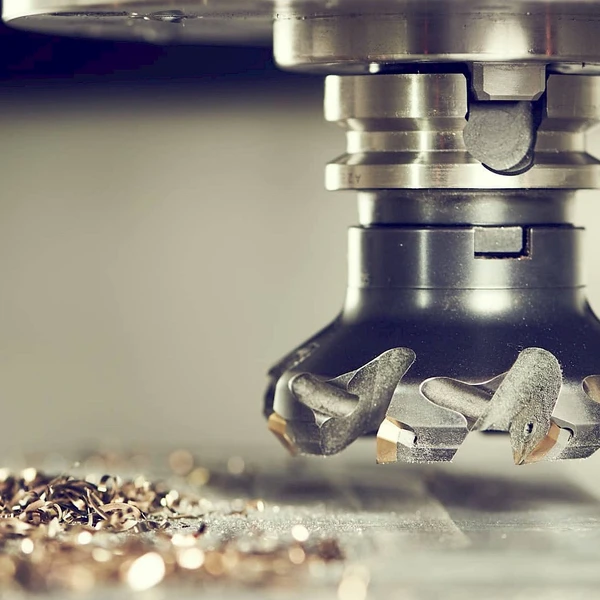 Mechanische Anarbeitung mit Fräskopf für Metall